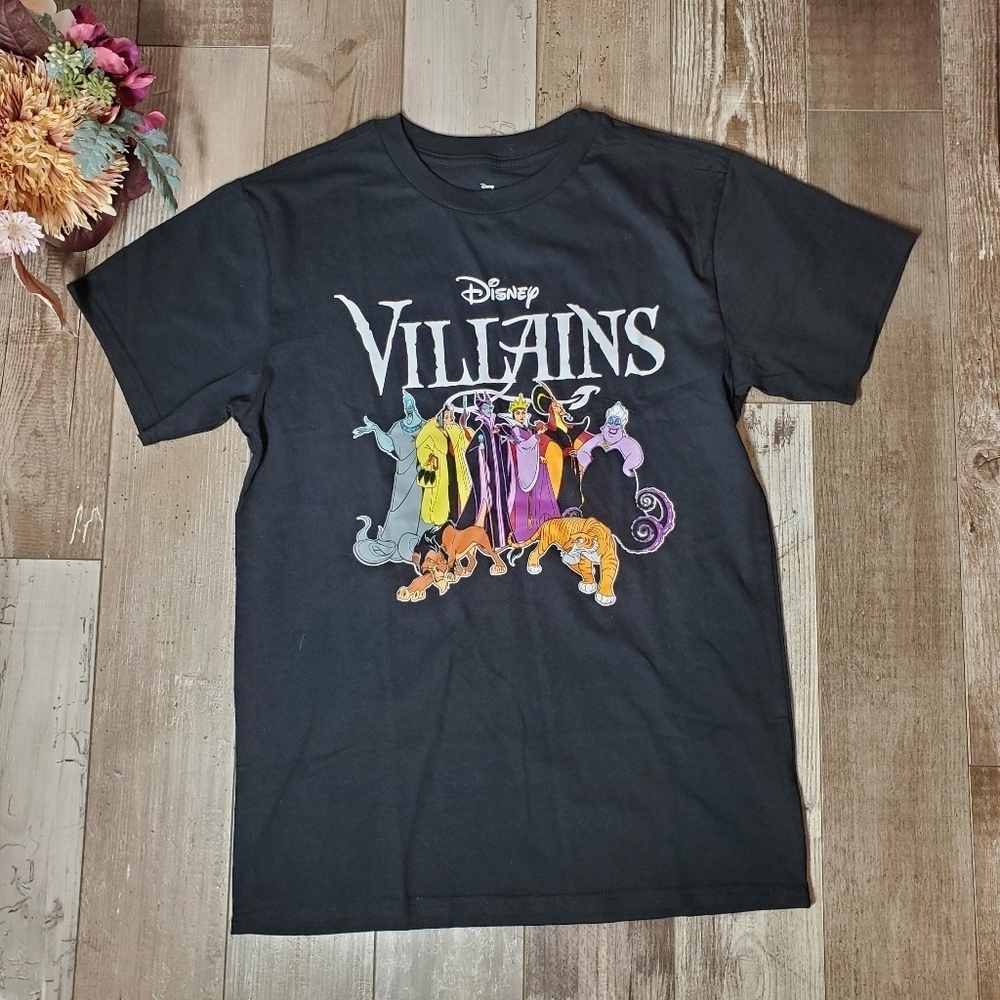 Disney Villains Black Women's Graphic Crewneck Tee Shirt Size Medium NWOT